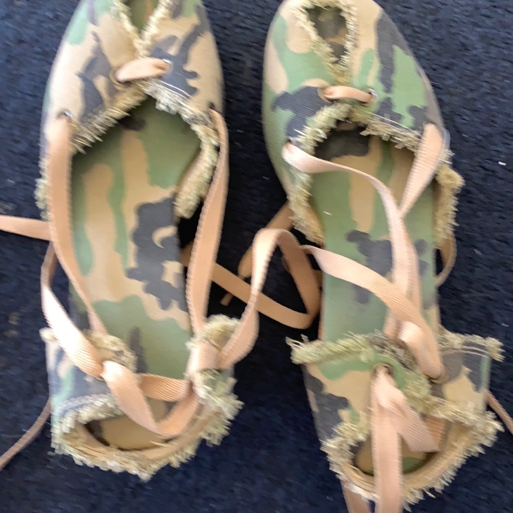 Camo lace up 3 inch heels
